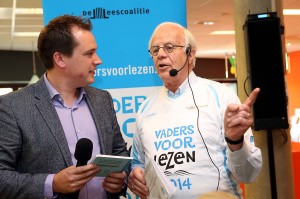 Wethouder Nijenhuis trapt de recordpoging in Purmerend officieel af.