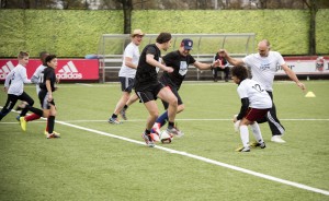 Beau van Ervan Dorens, Jan Paul Schutten, Ruben Nicolai en Leo Blokhuis in actie.